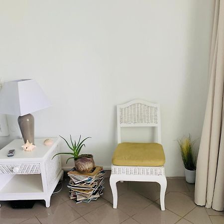 Le Pelican Le Gosier  Bagian luar foto
