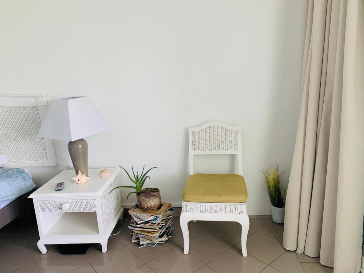 Le Pelican Le Gosier  Bagian luar foto